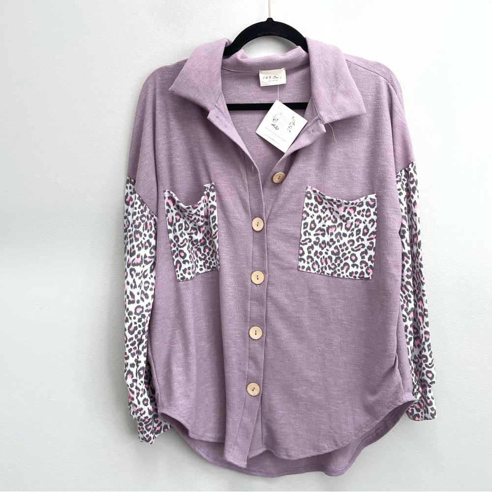 123 story by line up shocket button up leopard print size small NEW guaze